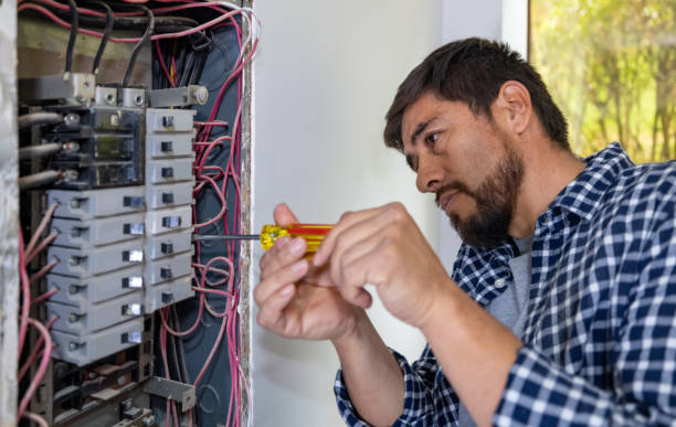 Best Emergency Electrical Repair  in Carroll, IA